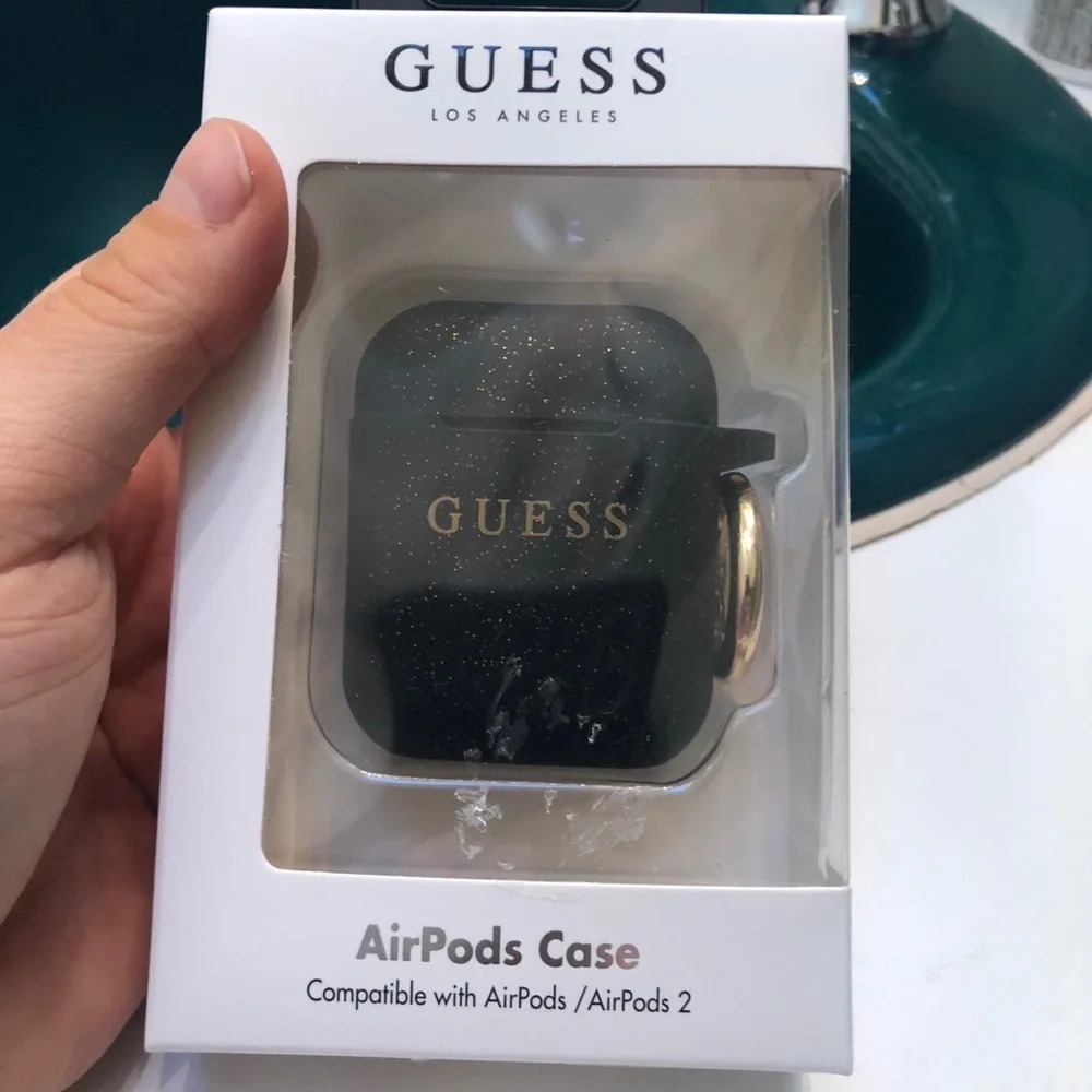 NIB GUESS AIRPODS CASE